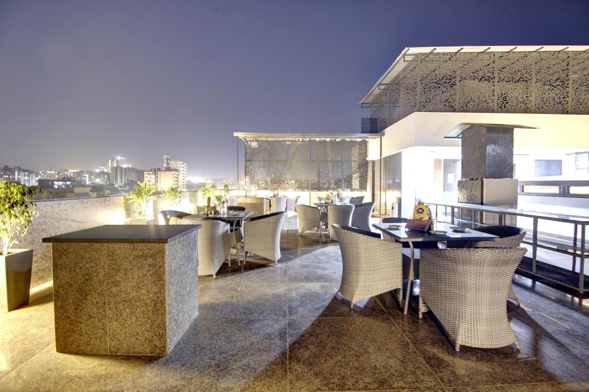 Saltstayz Premier - Near Golf Course Road & Sector 57 Gurgaon Exteriör bild