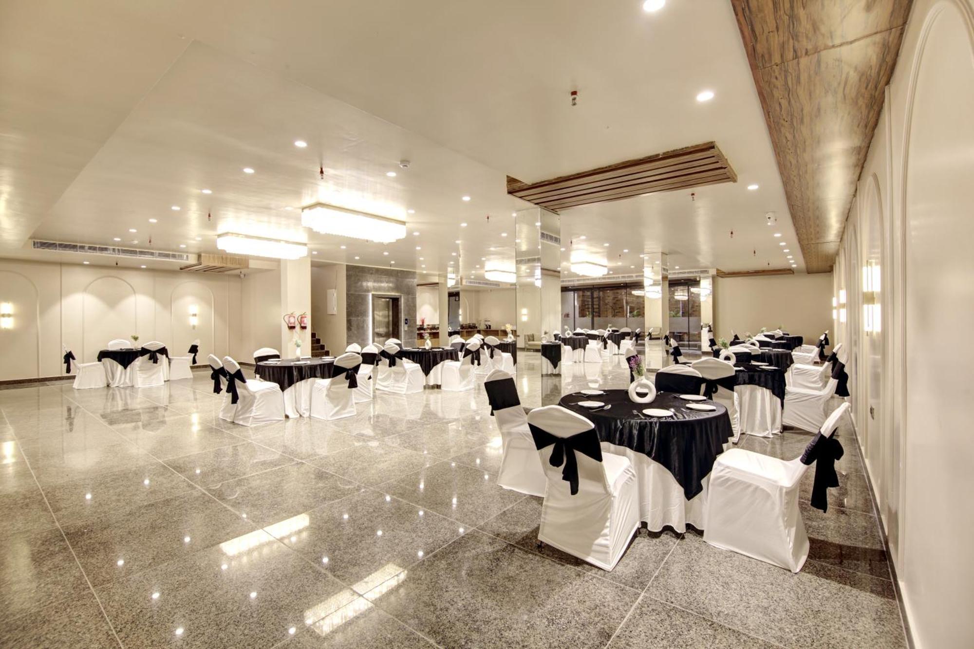 Saltstayz Premier - Near Golf Course Road & Sector 57 Gurgaon Exteriör bild
